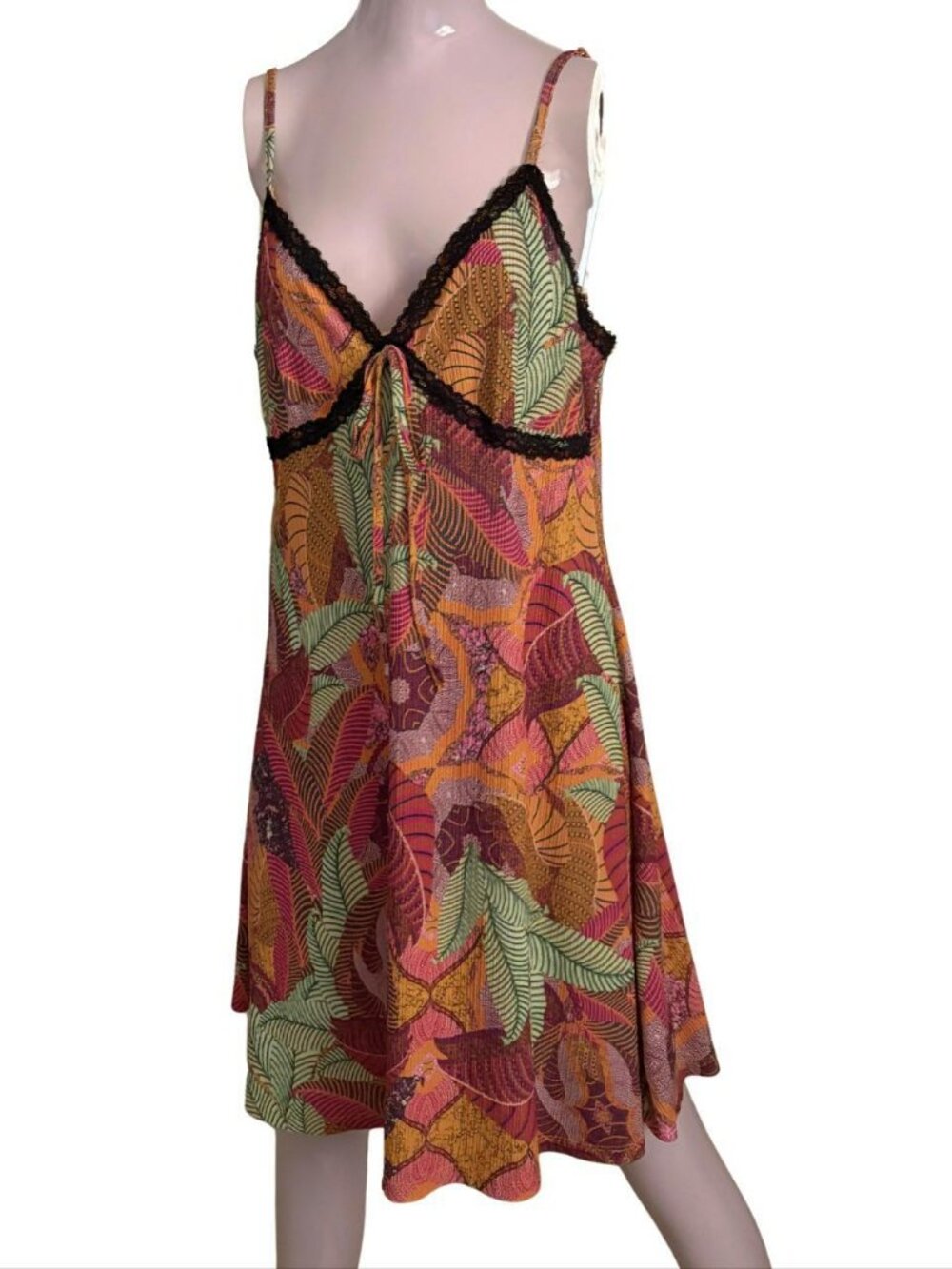 SHEIN ICON Grunge Tropical Print Contrast Lace Knot Front Cami Dress